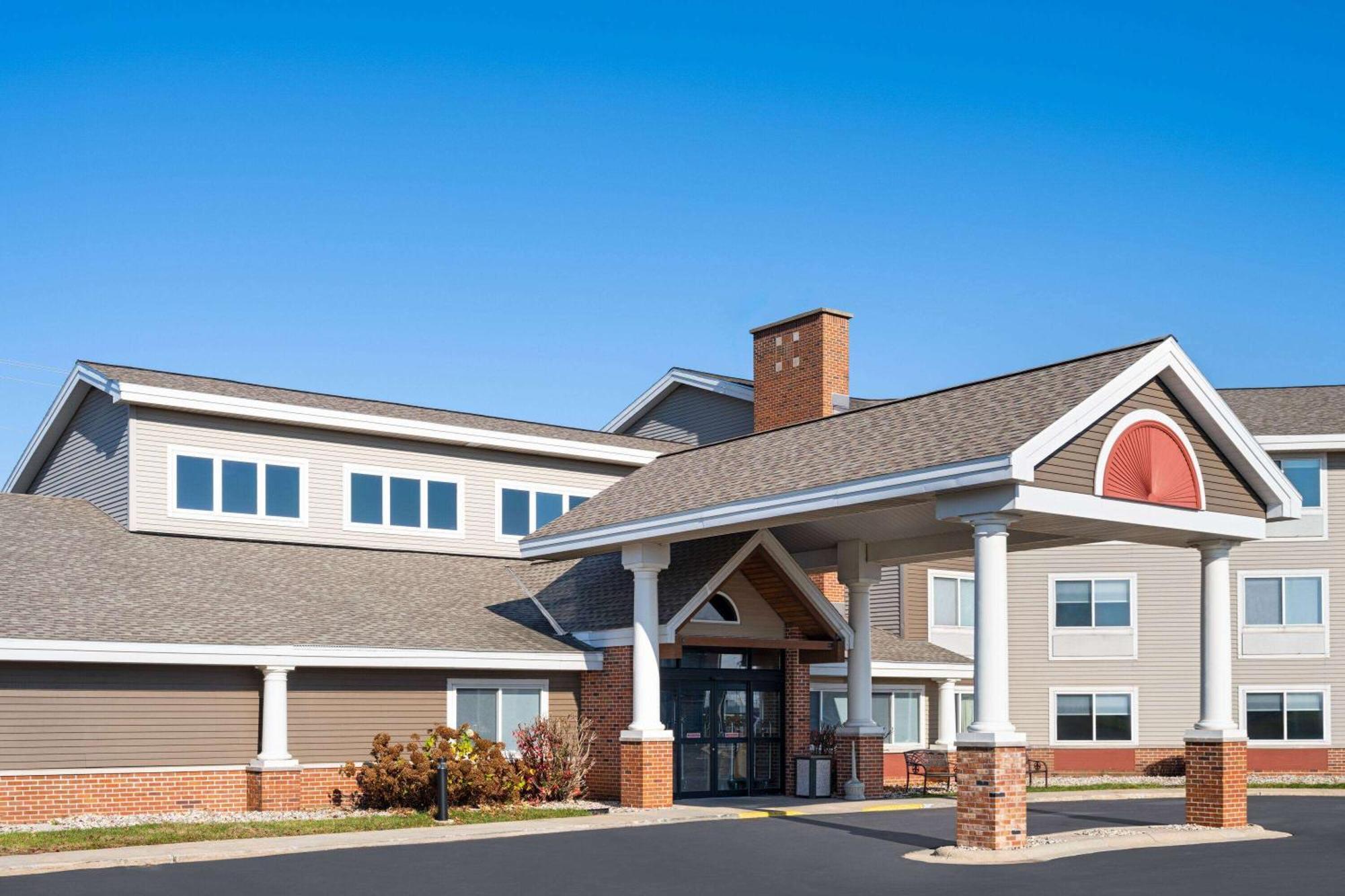 Americinn By Wyndham Beaver Dam Exteriör bild